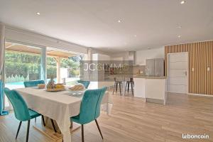 Villas Bien d’exception!! Villa de Standing entre Hyeres et la Crau. : photos des chambres