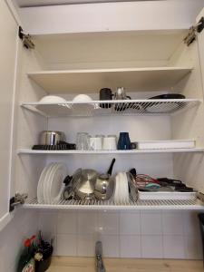 Beautiful studio - easy check-in, free parking & wifi