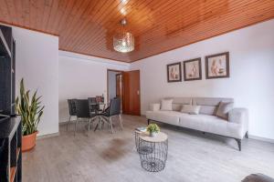 Alegrias Apartment by GALMI