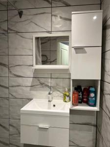 Spacious & cozy apartment, free parking, contact-free entrance