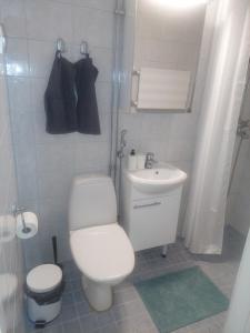 Quiet studio - easy check-in, free parking & wifi