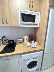 Sunny Cozy & Pretty Penthouse in Central SC