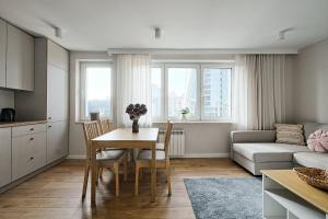 Metropolitan Heaven Apartment Emilii Plater 55