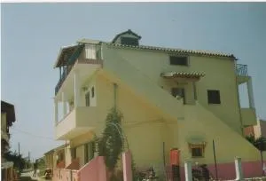 Adriana Saina Apartments - Línia