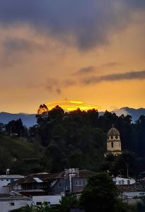 Casa Selah - Una pausa entre café y montañas