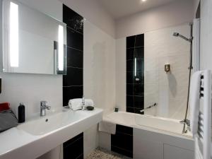 Hotels Hotel La Residence des Artistes : Chambre Lits Jumeaux Standard 