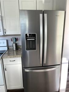 Large 3 Bedroom Home 12 Minutes to Beach