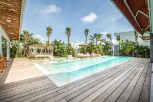 Dreamy 5BR Haven, 200m to Berawas Blissful Beach