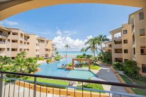 202 C - Apartment in first line of beach with direct access to the beach