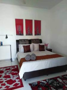 Canal Deluxe Private Room with Pool Access