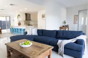 Beach House 4 brm, 3 mins walk to beach - ألكساندرا هيدلاند