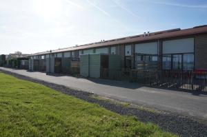 Kustverhuur, Oude manege Nieuwvliet, Nieuwvliet 11