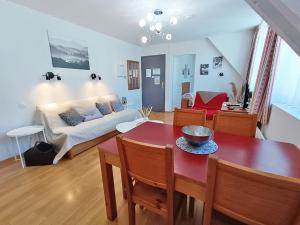 Le Venasque, T2, centre Luchon, wifi, casier à ski, ascenseur, 4 personnes