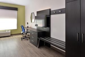 King Room with Roll-In Shower - Disability Access room in Holiday Inn Express Hotel & Suites Royse City - RockwallRockwall - Royse City an IHG Hotel