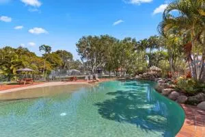Sandy Straits Poolside Escape with Beach Access - River Heads