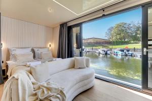 Domy Na Wodzie - La Mare Motlava Houseboats by Downtown Apartments