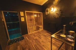 Love hotels L'eSPAce detente : photos des chambres