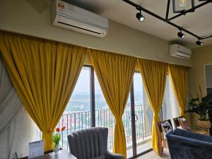 Oasisstay 4 Bedrooms Apartment With Studio at Bangi Sentral