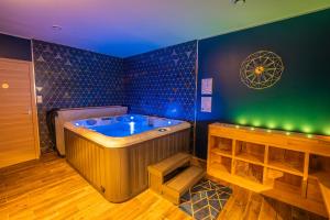 Love hotels L'eSPAce detente : photos des chambres