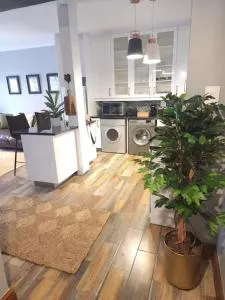 Cape Town, Sea Point, Beautiful 2 Bedroom Apartment @Tucked Away - Bantry Bay