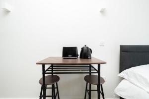 Antigallican in London