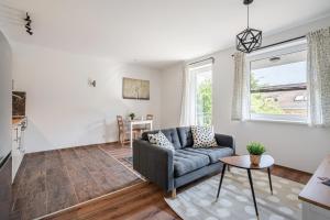 Iris Indigo Apartment