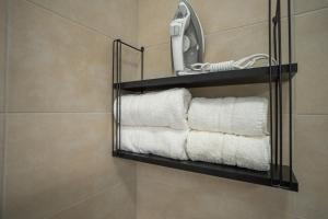 Central brand-new apartment with a patio