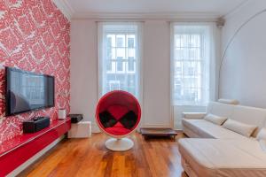 The "Red Room Apartment" - Fitzrovia - by Frankie Says