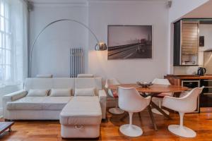 The "Red Room Apartment" - Fitzrovia - by Frankie Says