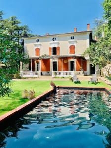 Villas Domaine de charme avec piscine : Villa