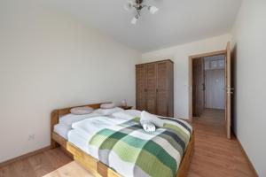 Wrocław 1-Bedroom Apartment with Parking & Balcony by Renters