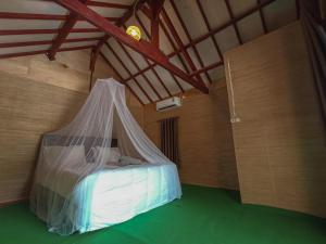 Black Sweet Bungalow