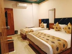 Hotel Maan Palace - Rājpīpla