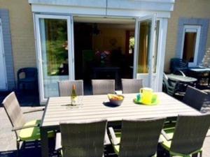 Groot vakantiehuis direct aan het Zeeuwse strand