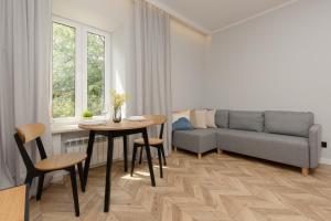 Twilight Apartment for 3 Guests Warsaw Wola by Renters