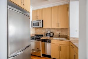 Murray Hill 1br w elevator gym doorman NYC-1239