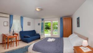 The Beach Studios & Apartments