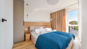 Baltic Line, Sun & Snow