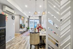 Cozy 2 Bedroom Condo in Masteri Thao Dien, Fully Furnished With Full Amenities