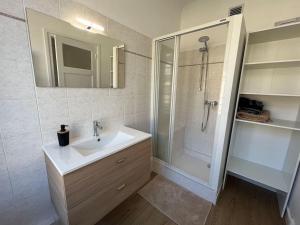 Appartements F2 lumineux avec parking prive : photos des chambres