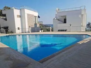 Villa With Sea View & Pool - Çiftlikköy