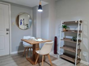 Homey condo unit in BGC - B SOMA NT