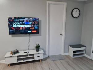 Homey condo unit in BGC - B SOMA NT