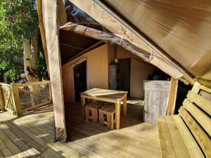 Complexes hoteliers Camping La Pinede : photos des chambres