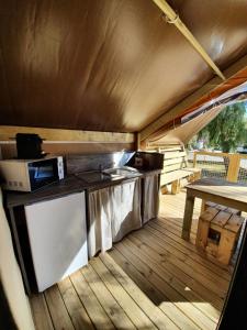 Complexes hoteliers Camping La Pinede : photos des chambres