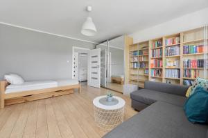 Spacious Studio with Balcony for 3 Guests in Poznań Wilda by Renters