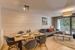 White Pearl A13 - Alpes Travel - Central Chamonix (Sleeps 6)