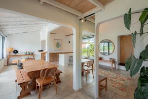 House Sawah - Beautiful & Stylish 3BR Home with Jacuzzi Near Umalas and Seminyak