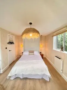 Lumin Lodge -Calm, cosy space near Norwich Airport - NWI
