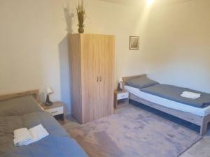 Spacious 4-Bedroom Apartment with Balcony near Frankfurt